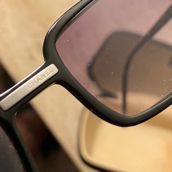 Chanel sunglasses - Picture 6 of 7